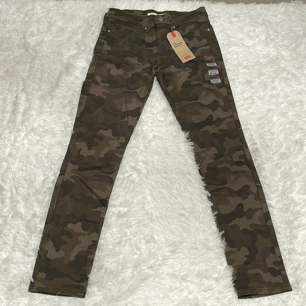 NWT Women’s Levi’s 311 Shaping Skinny Brown Camo Pants Size 4 Medium W27 L30
